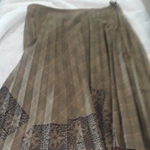 Plaid pleated skirts